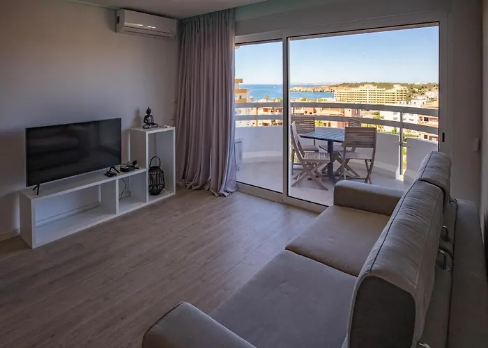 Apartment Torre - Free Parking - Swimming Pool - Sea View - By Bedzy *